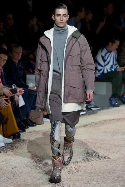 Look 12